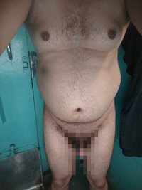 Guess whats Down dere??  1) A big manly cock!! :P  2) A normal small Dick!!...