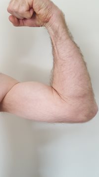 A sexy lady wanted to see more of my arms/muscles,,, hope she likes this