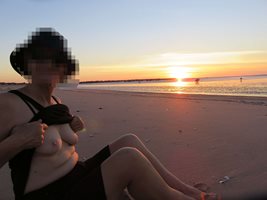 Sun sets but tits come out for you;)