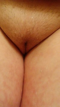 Well she trimmed it up, what do you think of her trimmed up pussy, want one...