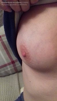 want to see cum on my wifes tit mmmm