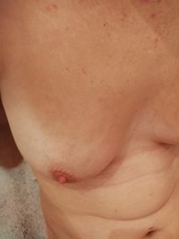 my wife enjoyed her bathy tonight..who'd like to join her while I watch