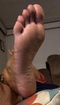 Love her big, curvy, smelly feet