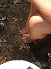 Her sexy feet are amazing!