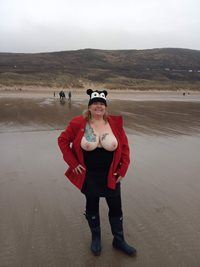 Out & About: A walk along Woolacombe beach flashing my tits as we go..........