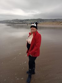 Out & About: A walk along Woolacombe beach flashing my tits as we go..........