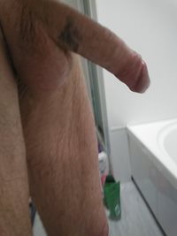 anyone like a good licking and a fuck ???