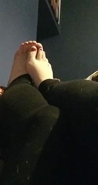 Rob loves my little feet and toes