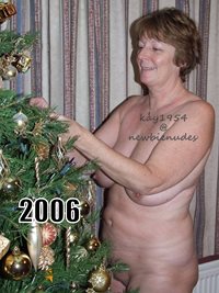 dressing Christmas tree through the years