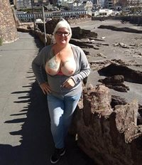 Out & About: A quick walk and a quick flash of my tits, when the sun's out ...