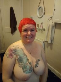 A friend offered to dye my hair red so a morning at his house getting my ha...