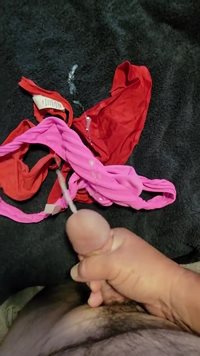 Cumming on borrowed panties