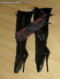 Ballet thighboots and Victorian era corset for my Mistres...