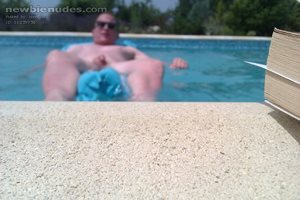 It's difficult with self timer ..... Though am naked in the pool