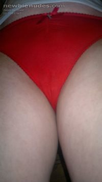 do i have a camel toe in my red knickers