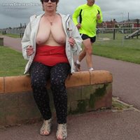 The runner didn't know there were bare titties on display