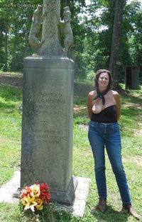 Who knew that there was a cemetery for coon dogs!!!  I had to give those wo...